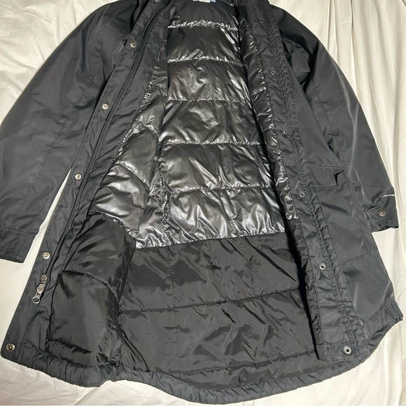 Woman’s Columbia Jacket - Picture 3 of 4